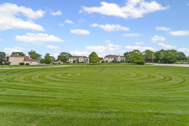 $270,000 | 7050 Brighton Court, Unit 204, Woodridge, IL 60517