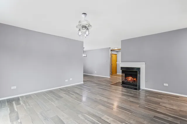 $270,000 | 7050 Brighton Court, Unit 204, Woodridge, IL 60517