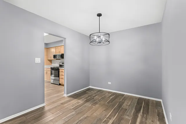 $270,000 | 7050 Brighton Court, Unit 204, Woodridge, IL 60517