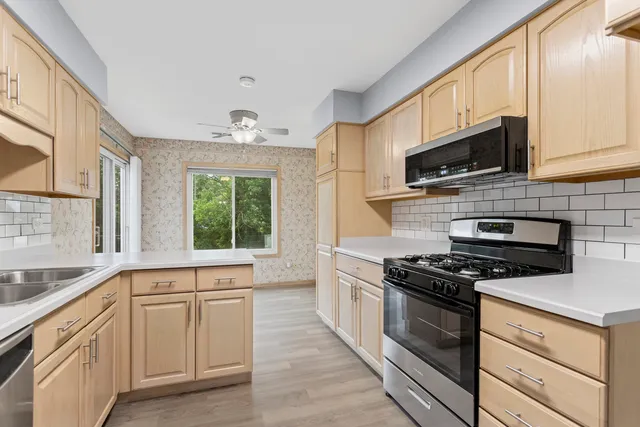 $270,000 | 7050 Brighton Court, Unit 204, Woodridge, IL 60517