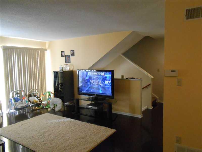 106 Fall Run Road Forest Hills, PA 15221 - Photo 5 of 22 Living Room. Great area to relax for reading or TV