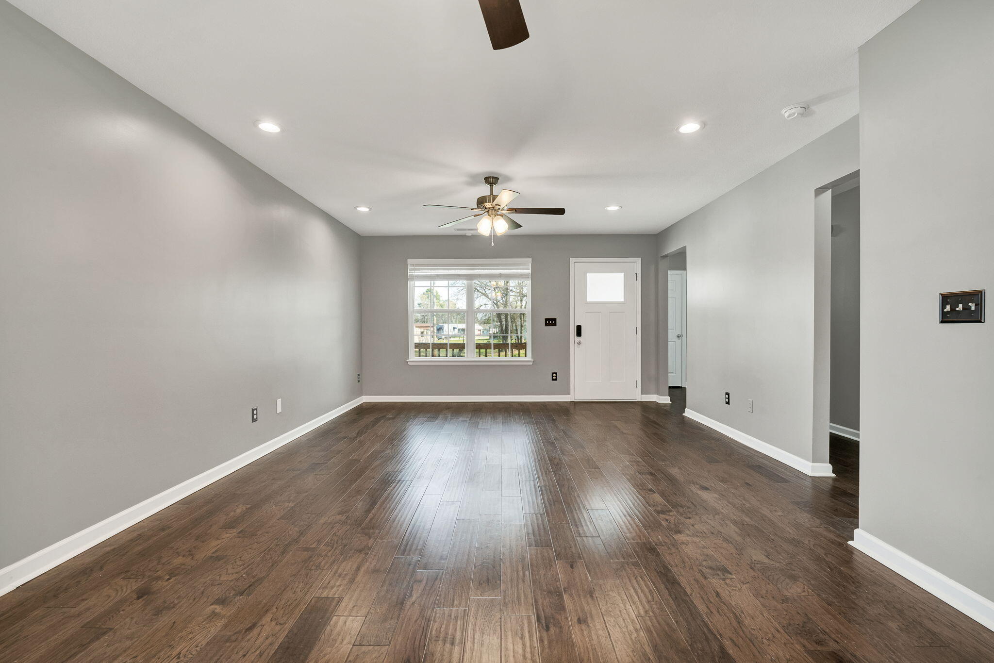 6008 Fisk Avenue Chattanooga, TN 37421 - Photo 3 of 25 9-web-or-mls-DSC00655