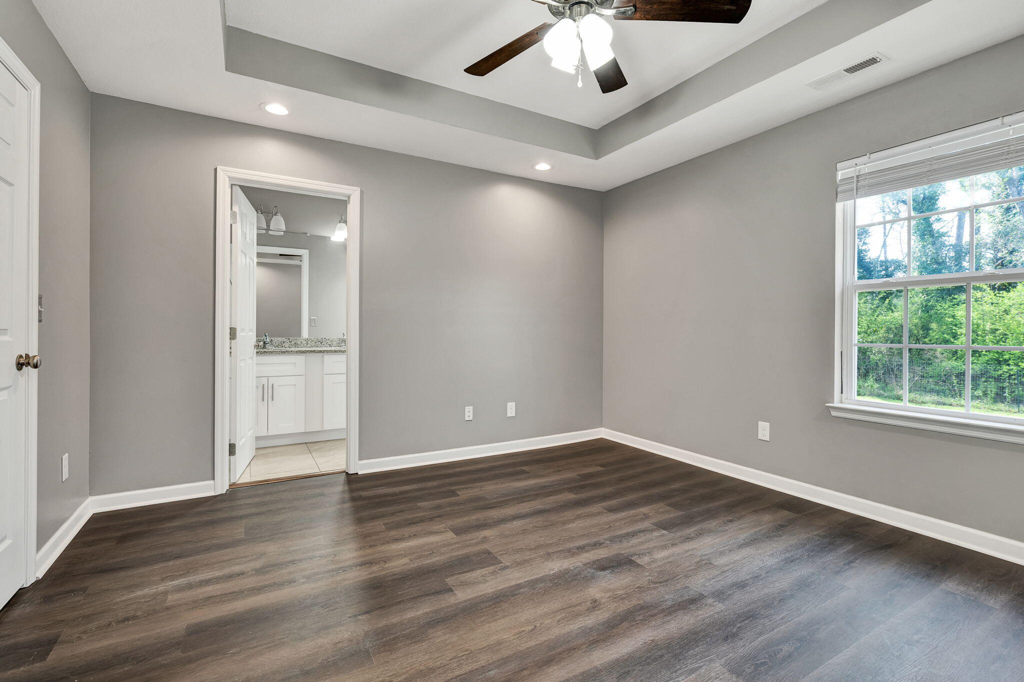 6008 Fisk Avenue Chattanooga, TN 37421 - Photo 6 of 25 14-web-or-mls-DSC00686