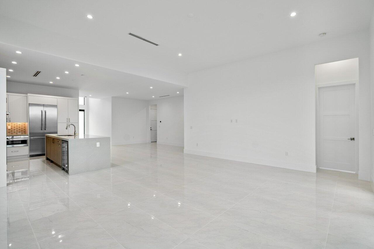 691 Kingsbridge Street Boca Raton, FL 33487 - Photo 12 of 44 Great room