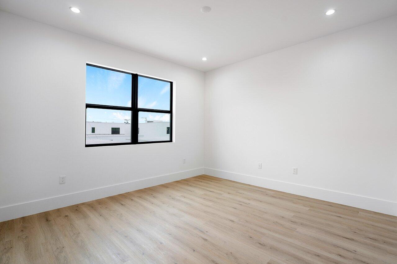 691 Kingsbridge Street Boca Raton, FL 33487 - Photo 23 of 44 Bedroom 4