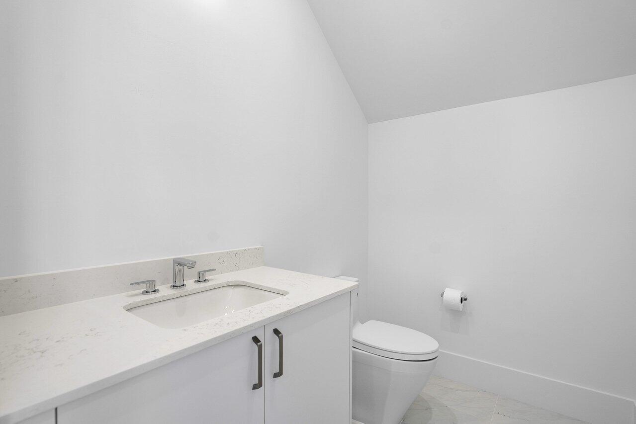 691 Kingsbridge Street Boca Raton, FL 33487 - Photo 26 of 44 Half Bath