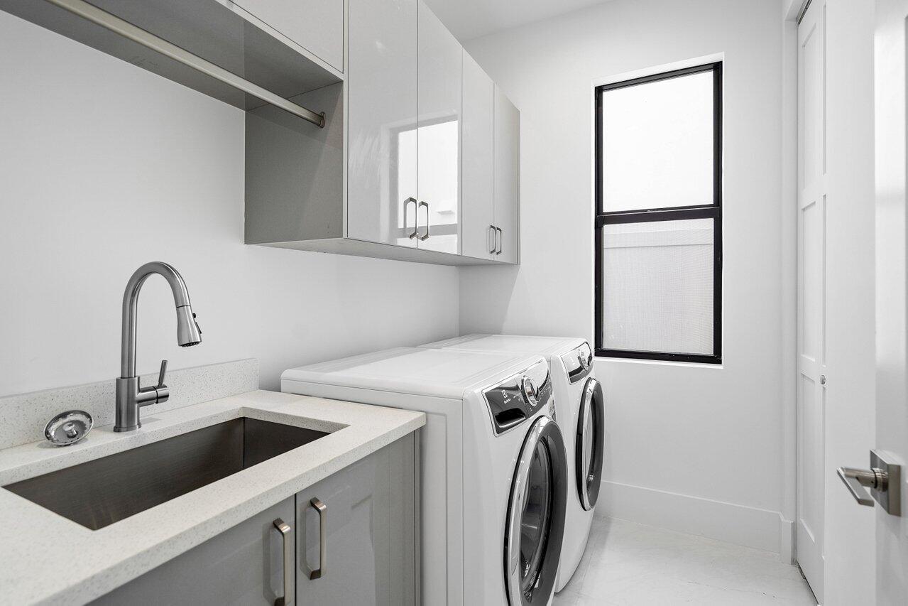 691 Kingsbridge Street Boca Raton, FL 33487 - Photo 27 of 44 Laundry Room