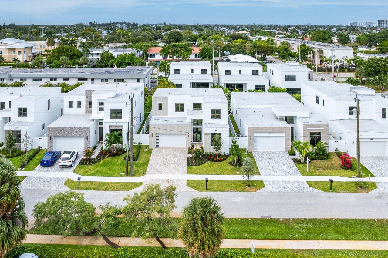 691 Kingsbridge Street Boca Raton, FL 33487 - Photo 33 of 44 Aerial