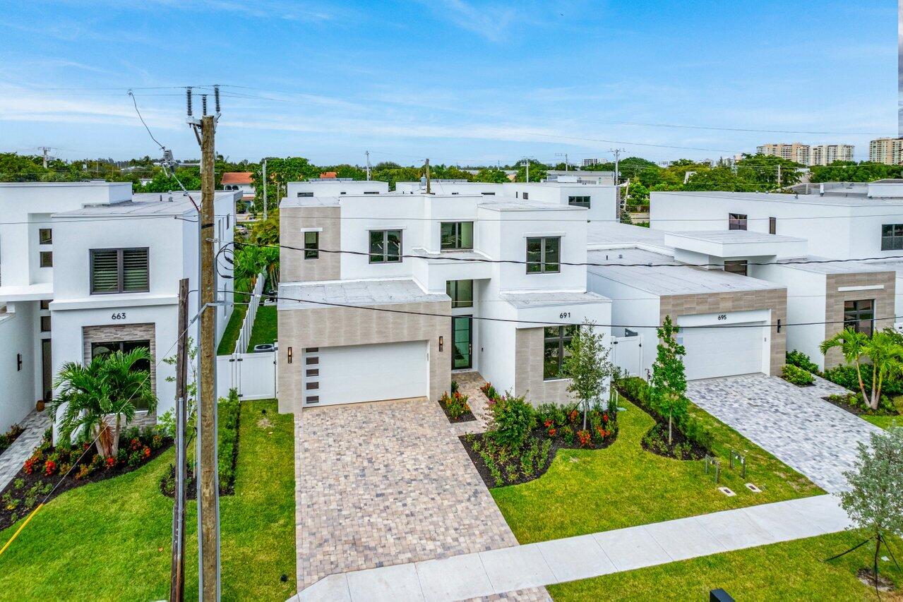 691 Kingsbridge Street Boca Raton, FL 33487 - Photo 37 of 44 Aerial