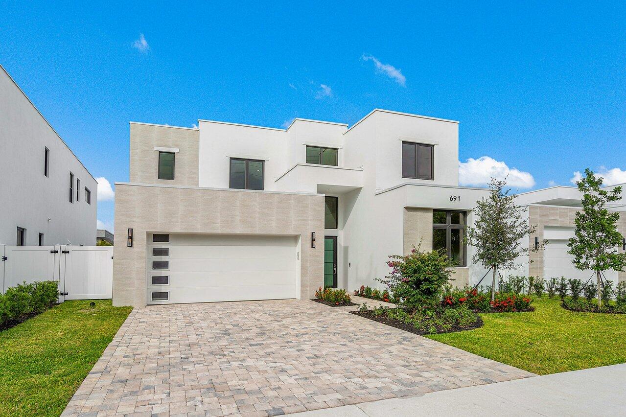 691 Kingsbridge Street Boca Raton, FL 33487 - Photo 38 of 44 Exterior Front