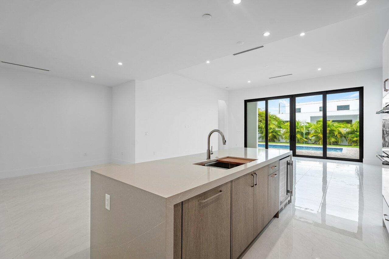 691 Kingsbridge Street Boca Raton, FL 33487 - Photo 8 of 44 Kitchen to great room