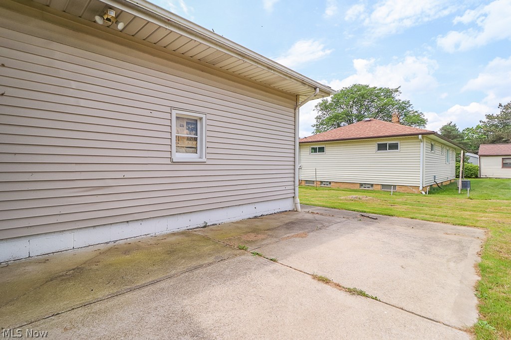 25121 Price Road Bedford, OH 44146 - Photo 30 of 33