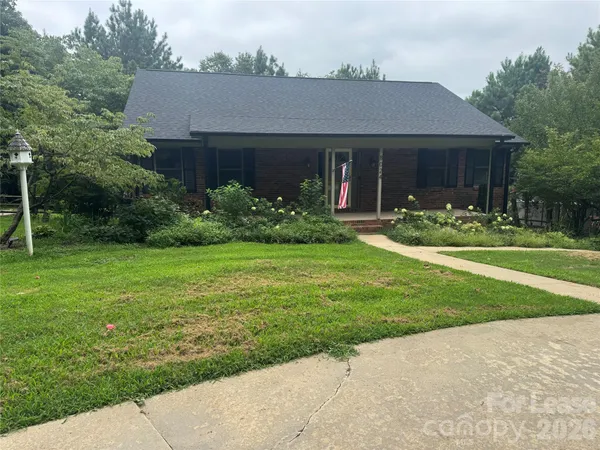 $3,100 | 8024 Bradford Lane, Denver, NC 28037