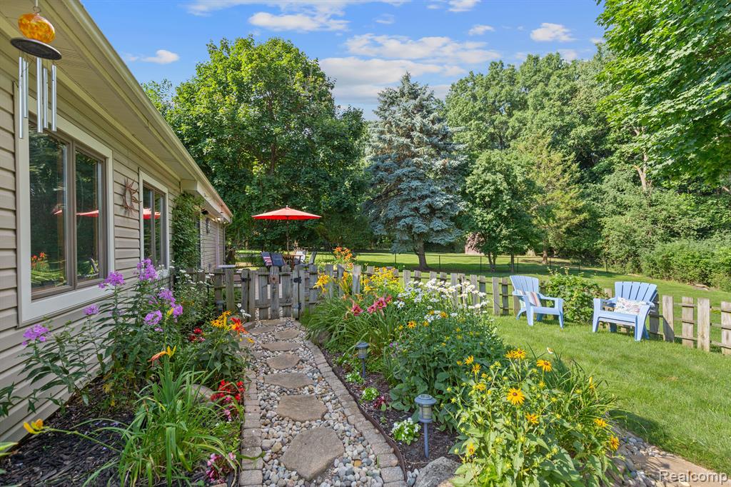 2254 Fairport Road Waterford, MI 48329 - Photo 31 of 48 Gallery Image 31