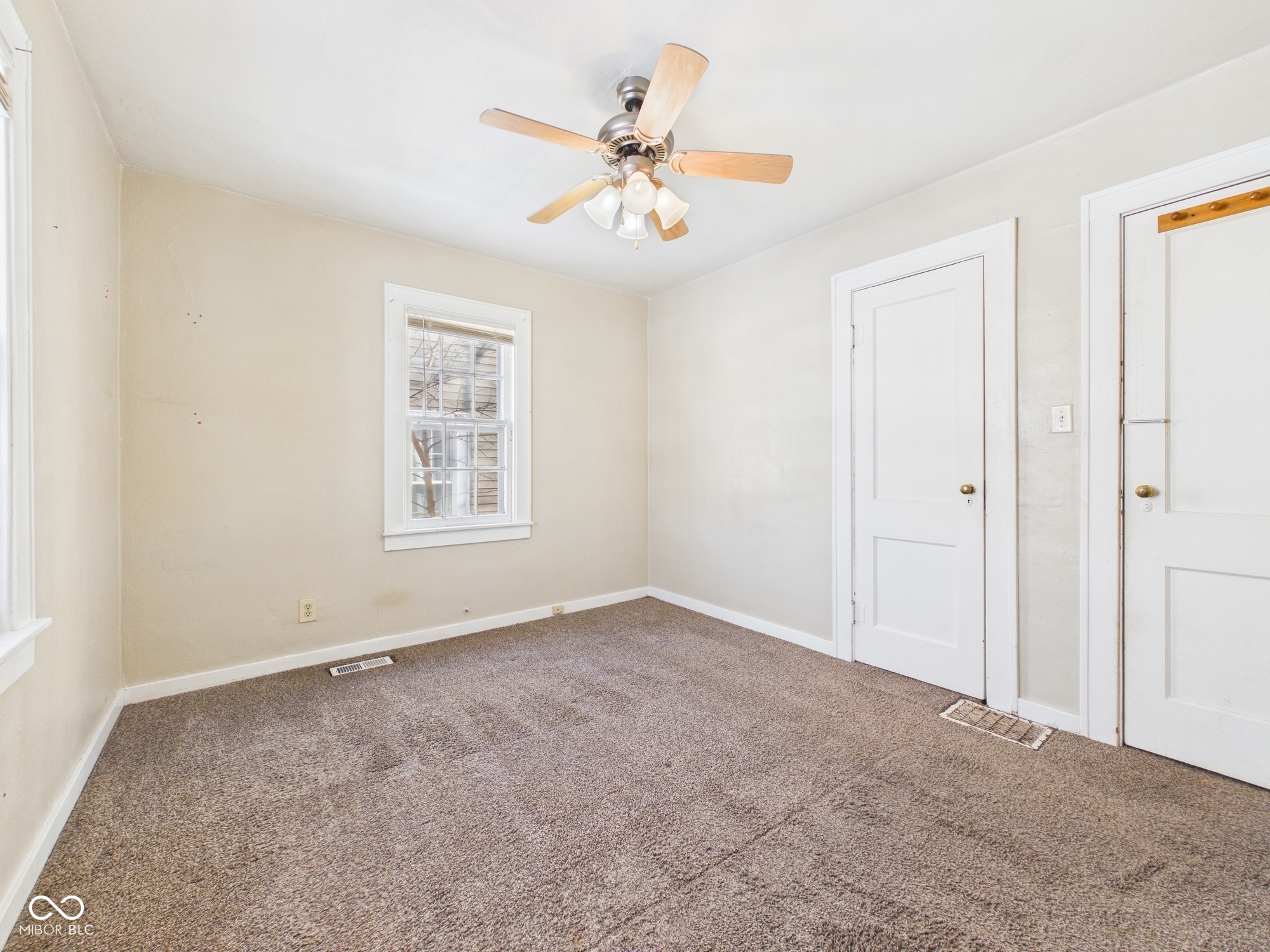 17 West 40th Street Anderson, IN 46013 - Photo 11 of 20