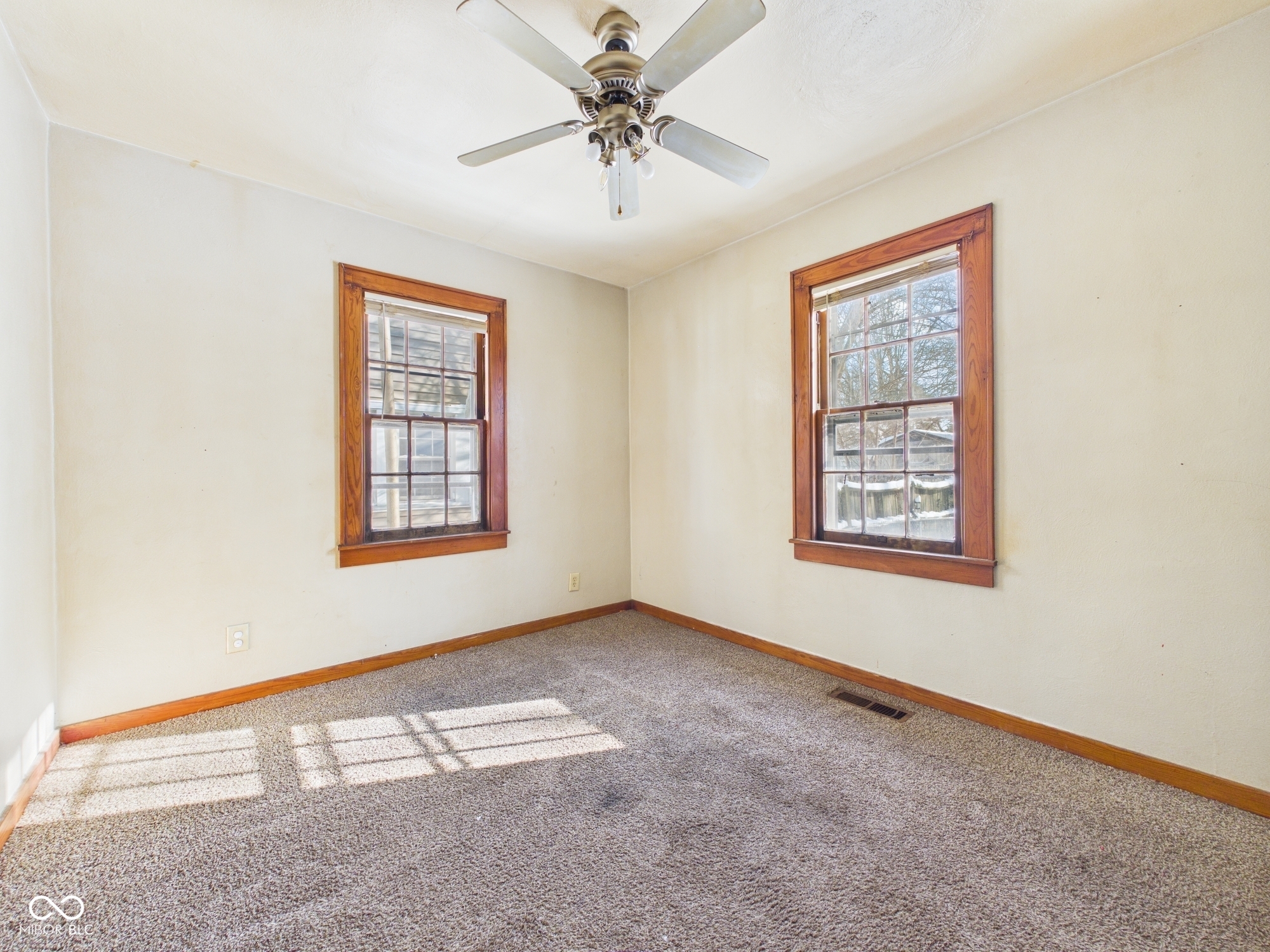 17 West 40th Street Anderson, IN 46013 - Photo 12 of 17