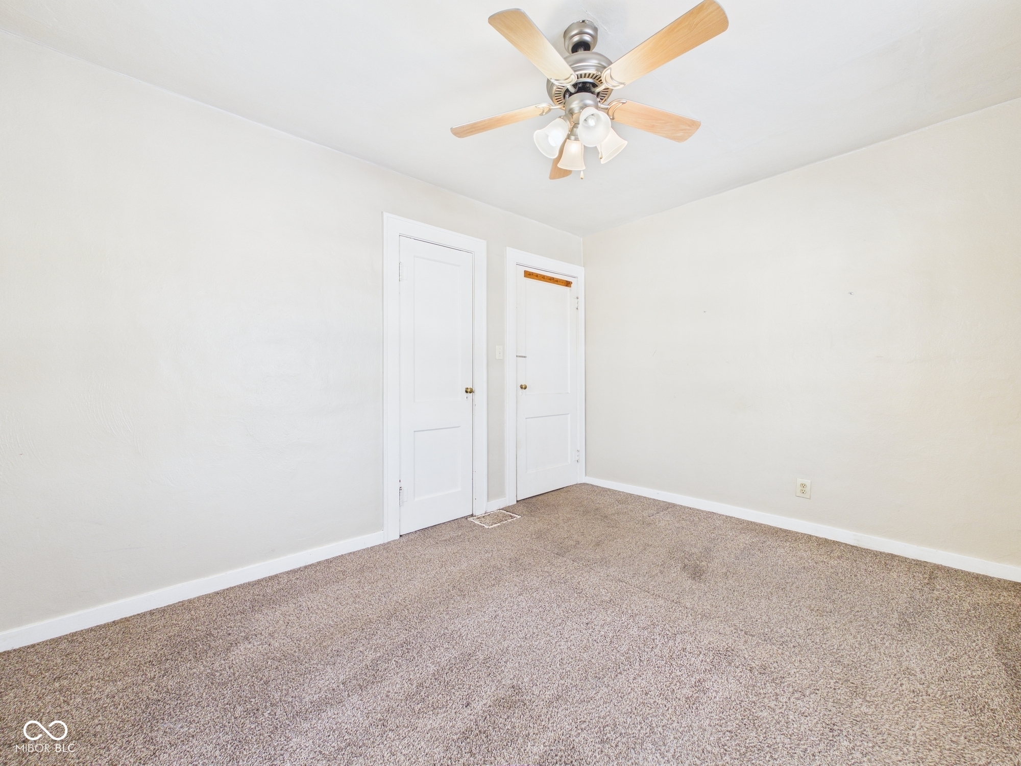 17 West 40th Street Anderson, IN 46013 - Photo 12 of 20