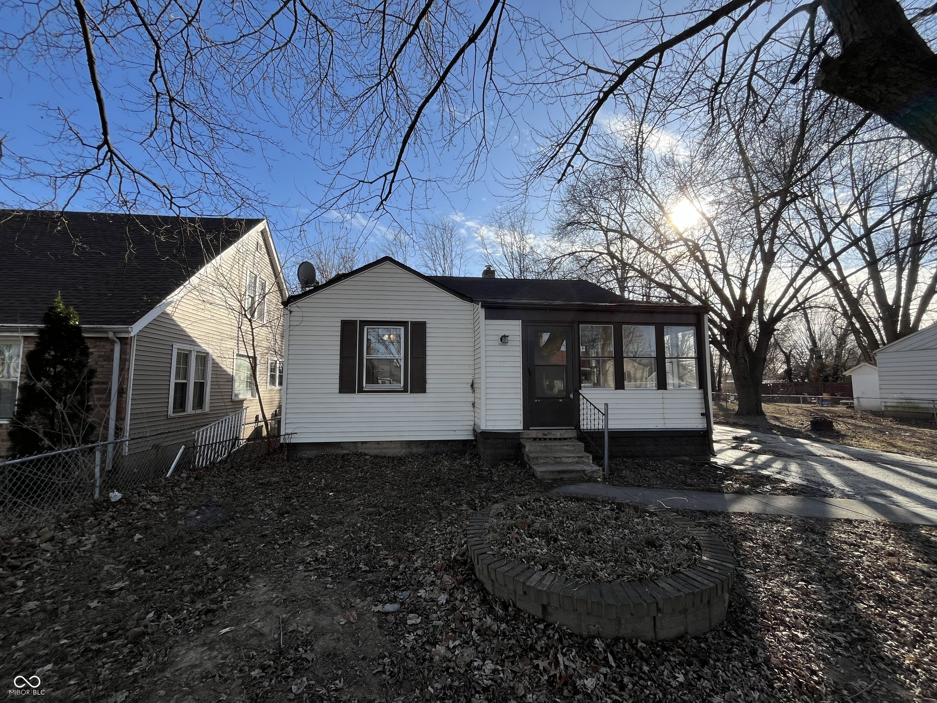 17 West 40th Street Anderson, IN 46013 - Photo 3 of 20