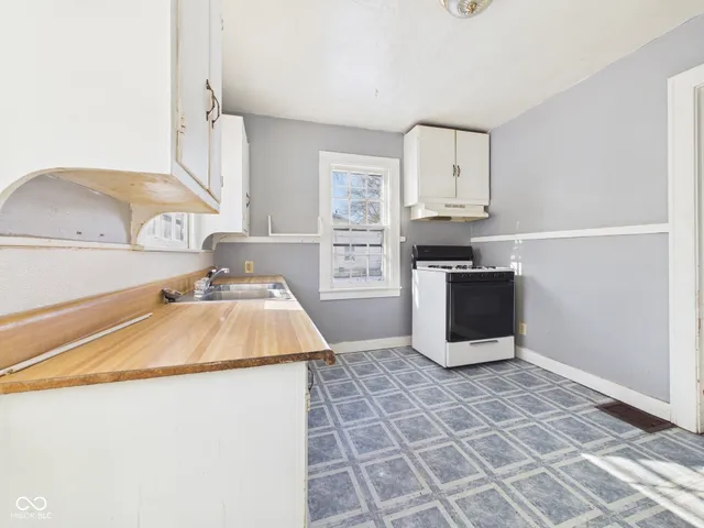 $84,900 | 17 West 40th Street, Anderson, IN 46013