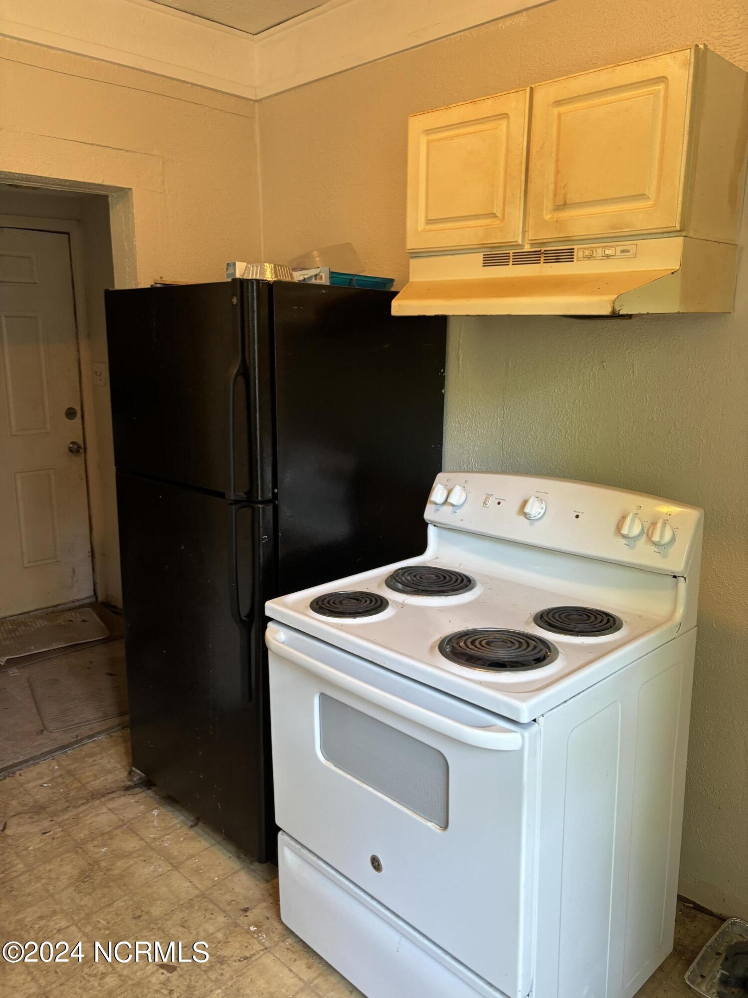 15 St Augustine Raleigh, NC 27610 - Photo 9 of 11 Kitchen Lf side