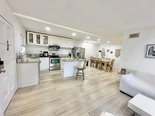 $2,400 | 1271 Northwest 13th Street, Unit 361E, Boca Raton, FL 33486