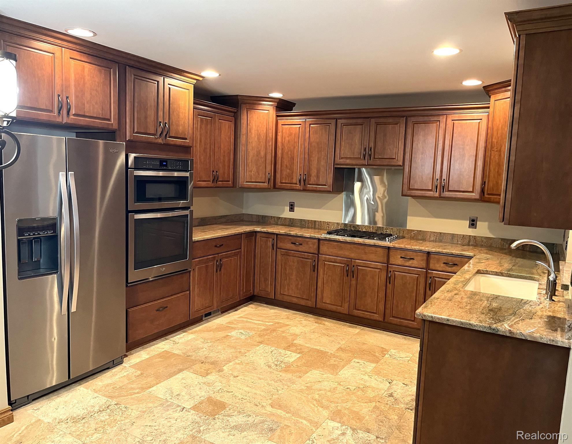 55799 Shelby Road Utica, MI 48316 - Photo 7 of 27 Gallery Image 7