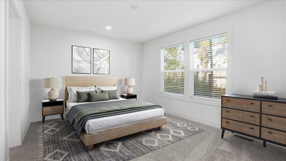 135 Ponderosa Way, Unit 14 Colfax, CA 95713 - Photo 26 of 37 a bedroom with a bed and a window