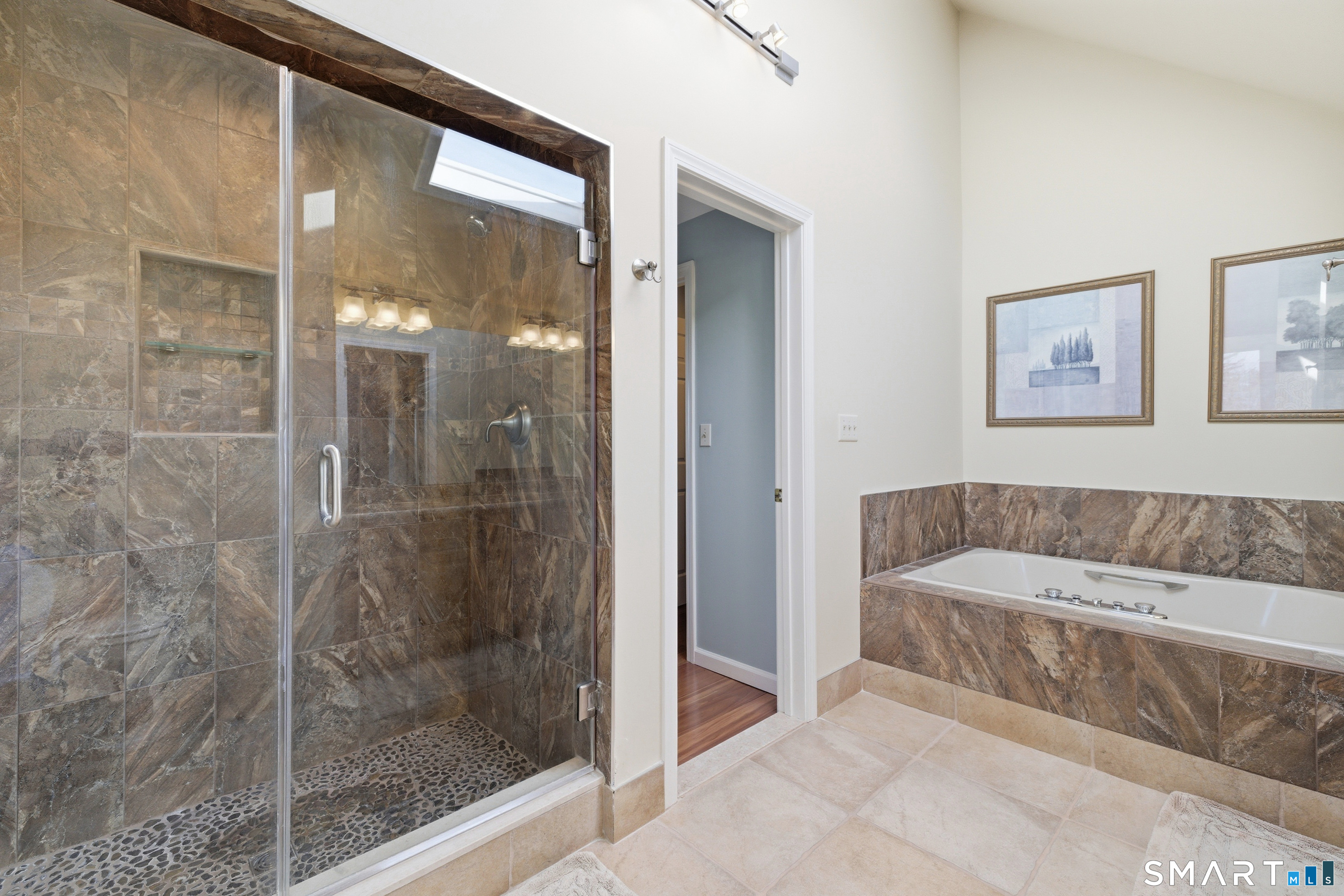 11 Saddle Ridge, Unit 11 Bloomfield, CT 06002 - Photo 27 of 40