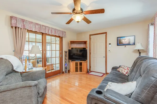 $615,000 | 5 Cedar Grove Avenue, Tyngsboro, MA 01879