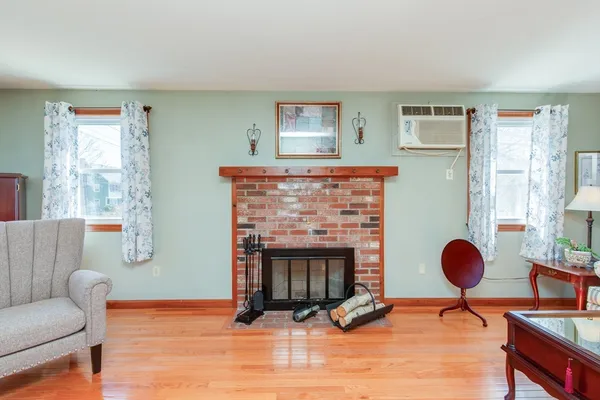 $615,000 | 5 Cedar Grove Avenue, Tyngsboro, MA 01879