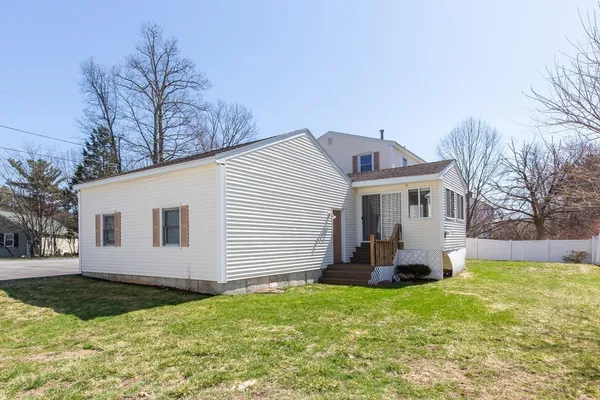 $615,000 | 5 Cedar Grove Avenue, Tyngsboro, MA 01879