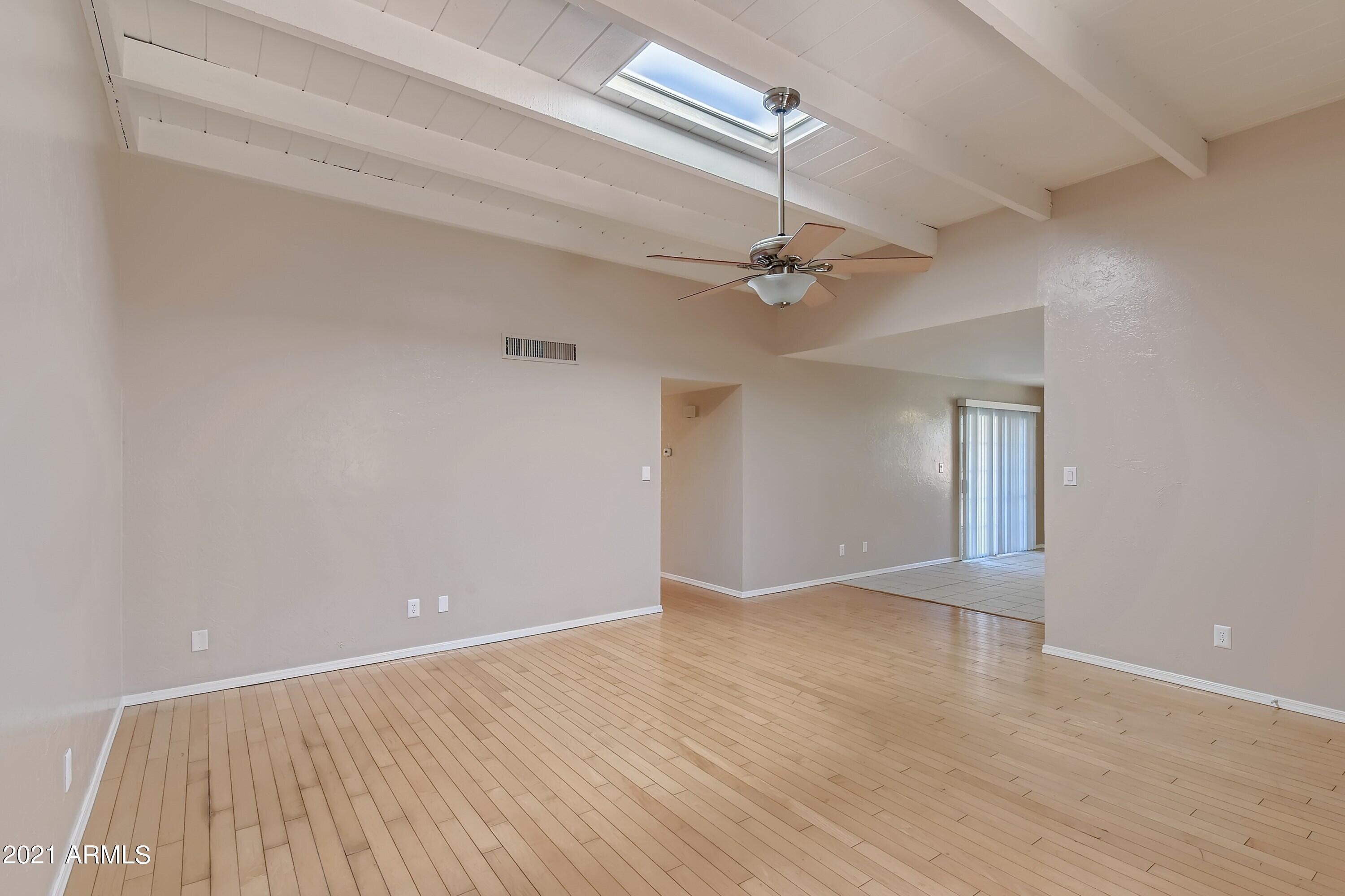 2828 South Price Road Tempe, AZ 85282 - Photo 6 of 19 Living Room