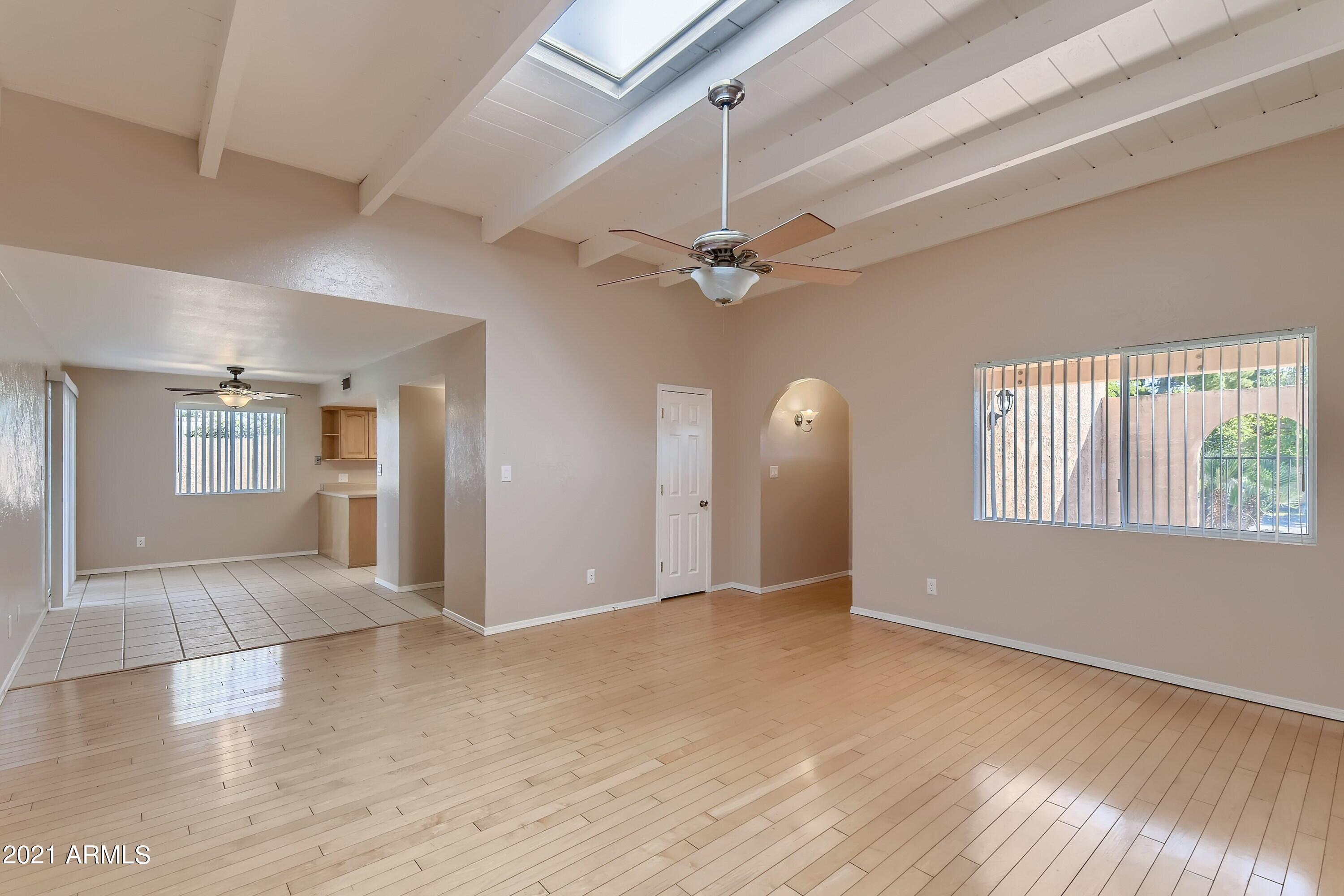 2828 South Price Road Tempe, AZ 85282 - Photo 7 of 19 Living Room