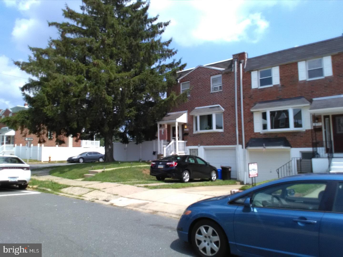 12219 Medford Road Philadelphia, PA 19154 - Photo 2 of 18