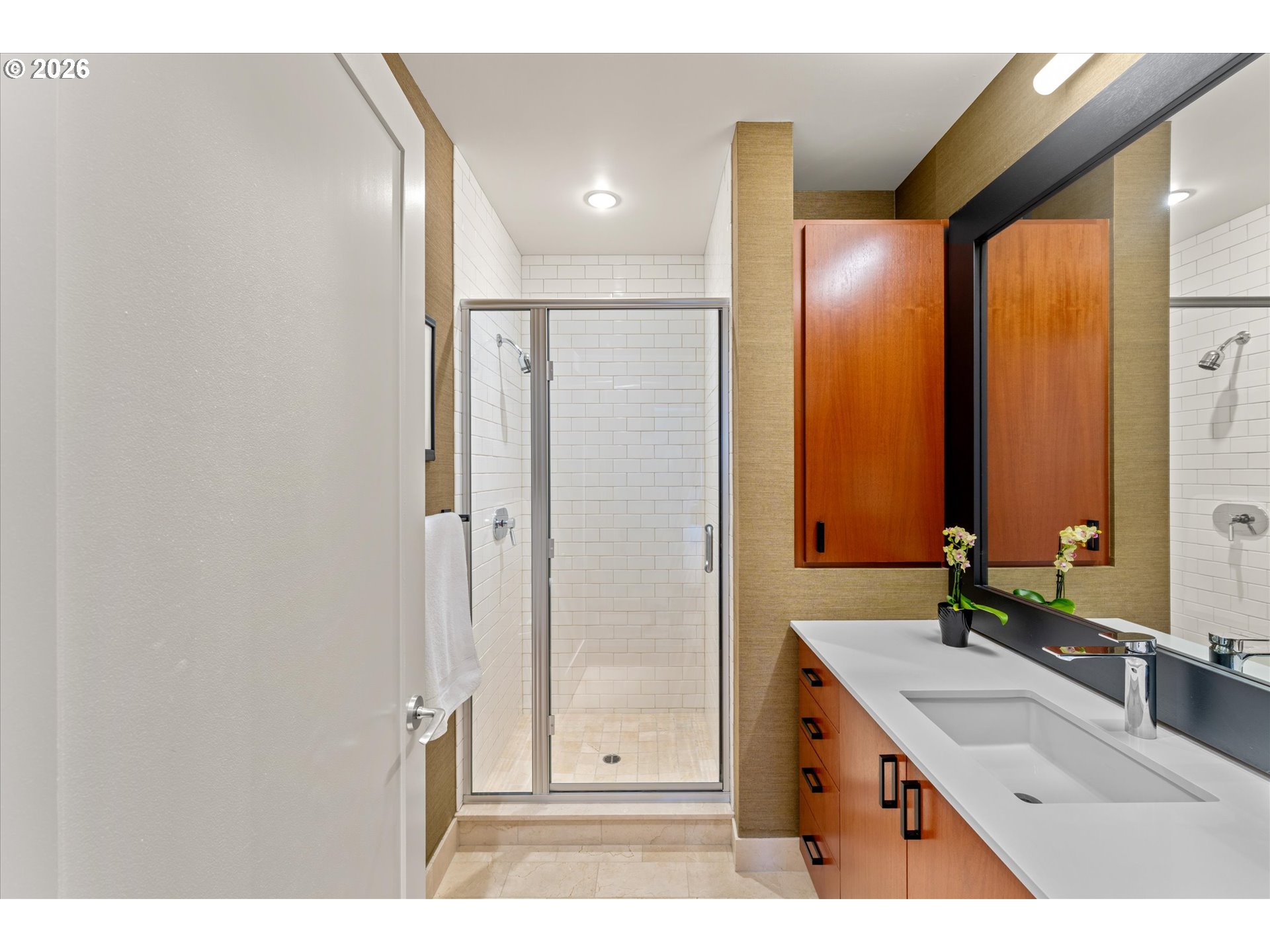 1025 Northwest Couch Street, Unit 1114 Portland, OR 97209 - Photo 21 of 38 Bathroom
