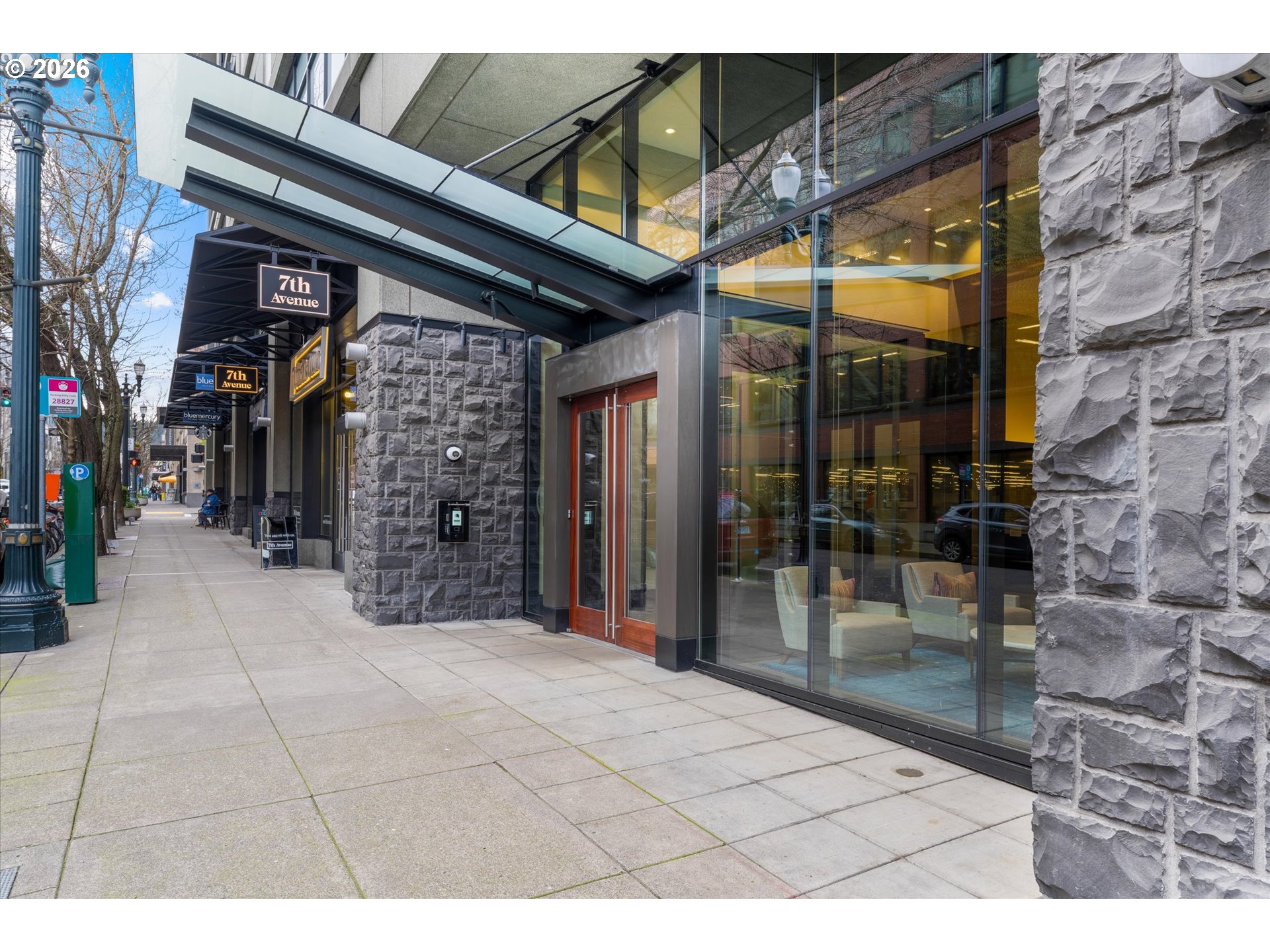 1025 Northwest Couch Street, Unit 1114 Portland, OR 97209 - Photo 3 of 38 Entrance/Foyer