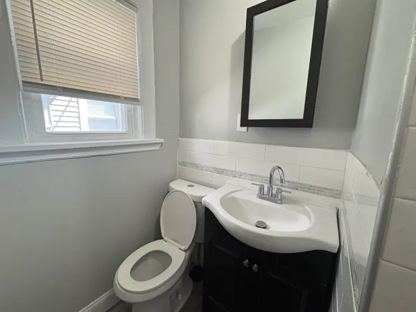 $1,600 | 762 Forest Street, Unit 1, Kearny, NJ 07032