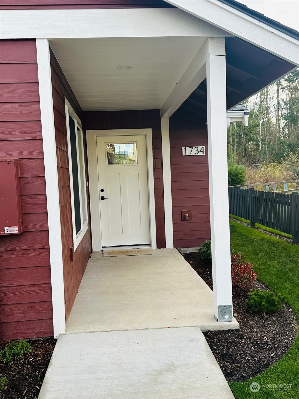 1734 Sunup Loop Bellingham, WA 98226 - Photo 3 of 13 Gallery Image 3