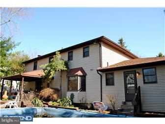 8992 Pine Road Philadelphia, PA 19115 - Photo 12 of 12 Exterior Back