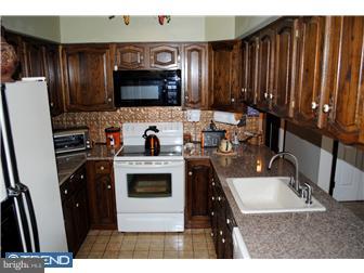 8992 Pine Road Philadelphia, PA 19115 - Photo 4 of 12 Kitchen