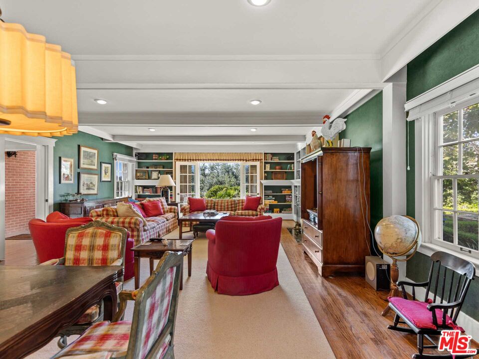 269 South Rockingham Avenue Los Angeles, CA 90049 - Photo 5 of 10 Gallery Image 5