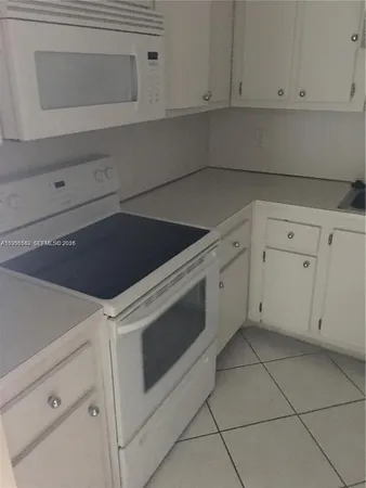 $2,200 | 1200 Northeast Miami Gardens Drive, Unit 315W, Miami, FL 33179