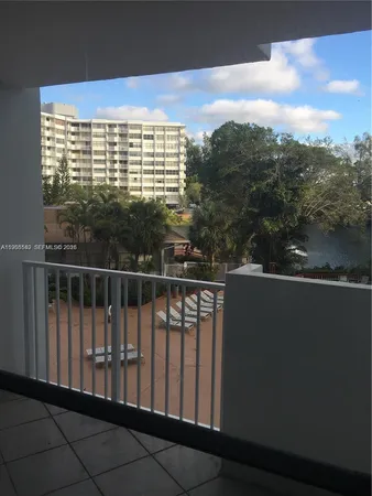 $2,200 | 1200 Northeast Miami Gardens Drive, Unit 315W, Miami, FL 33179