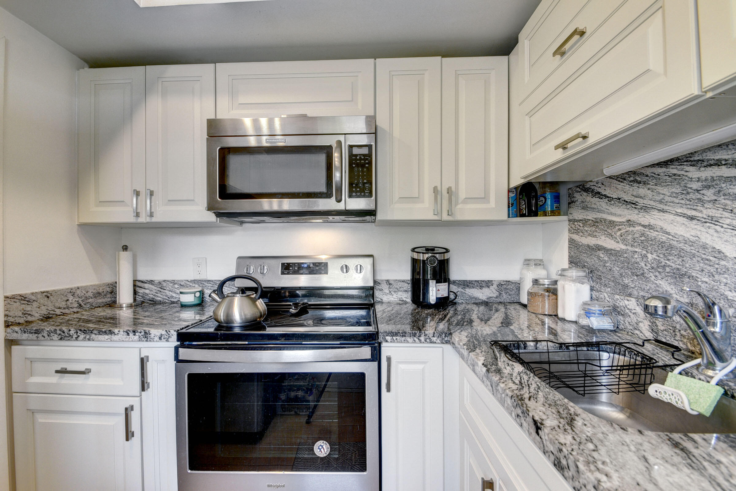 300 Northeast 20th Street, Unit 7090 Boca Raton, FL 33431 - Photo 10 of 22 10_apartment (10)