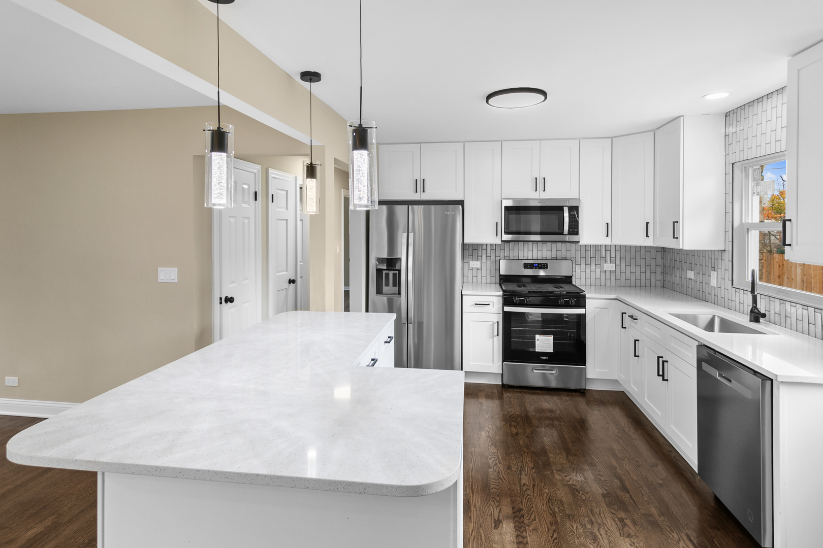 551 Barberry Road Highland Park, IL 60035 - Photo 2 of 19 Gallery Image 2