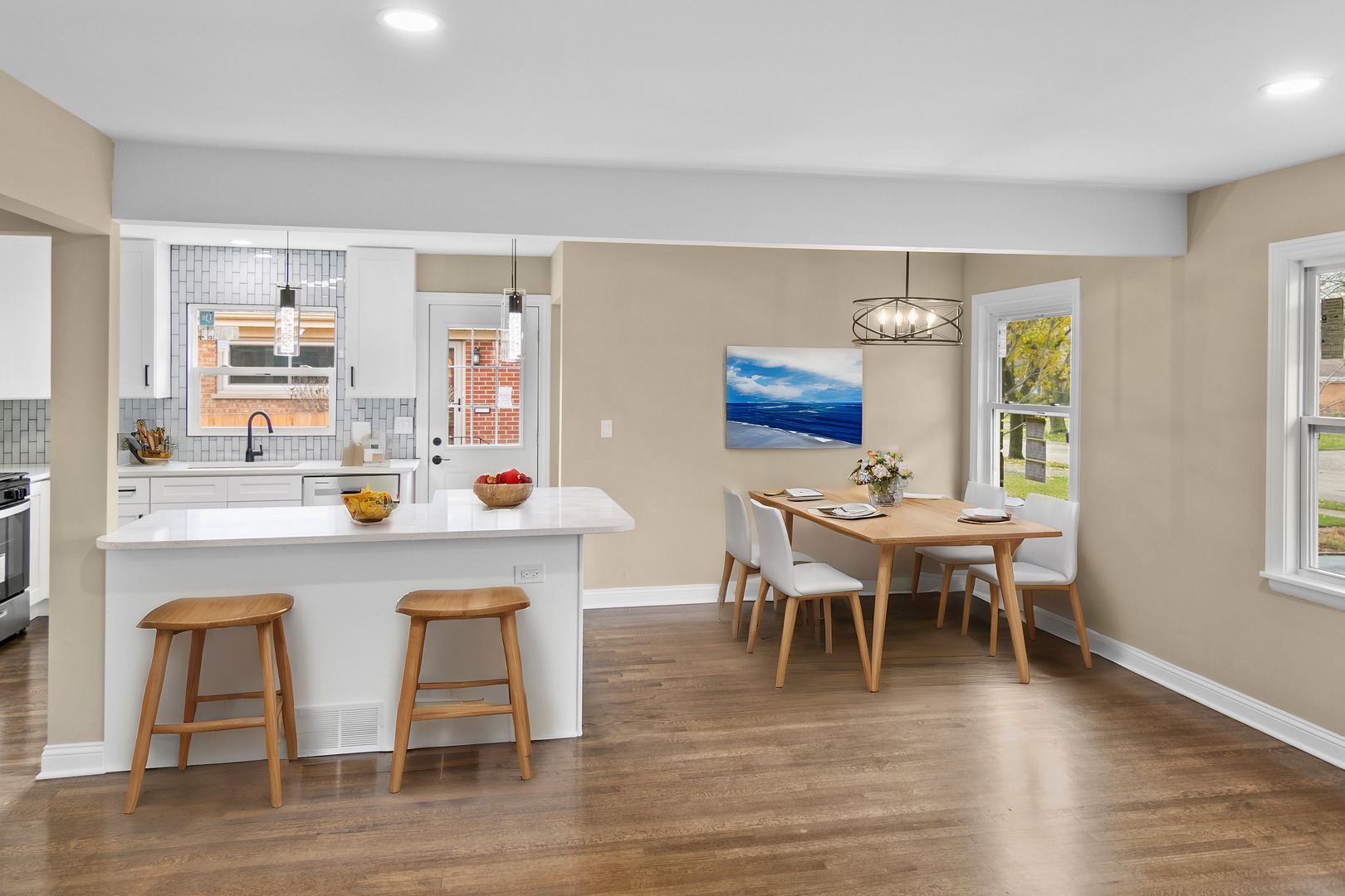 551 Barberry Road Highland Park, IL 60035 - Photo 4 of 19 Gallery Image 4
