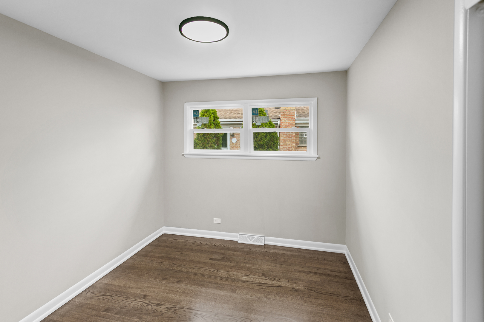 551 Barberry Road Highland Park, IL 60035 - Photo 9 of 19 Gallery Image 9