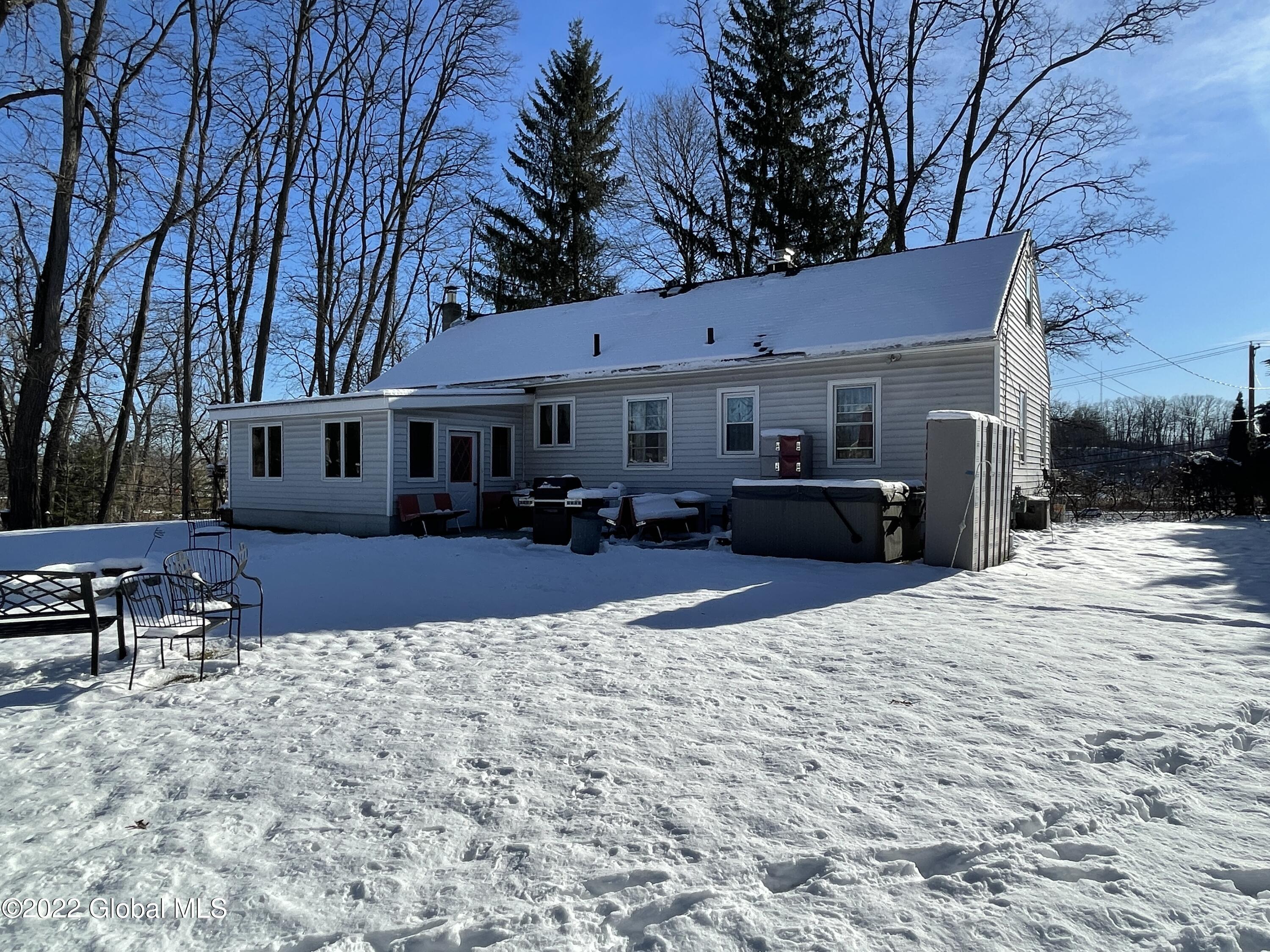 80 Putnam Road Rotterdam, NY 12306 - Photo 2 of 34 3
