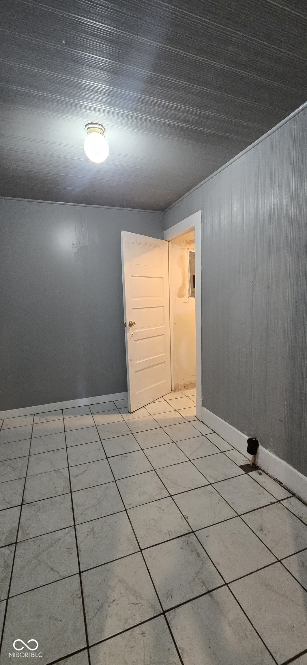 1031 Hendricks Street Anderson, IN 46016 - Photo 21 of 24