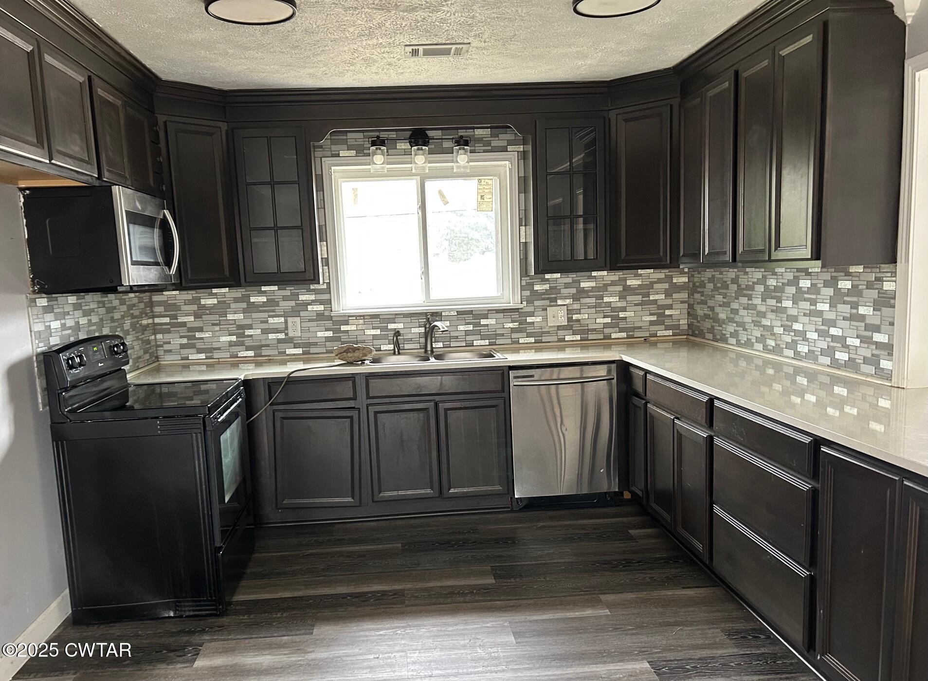 216 North Grayson Street Newbern, TN 38059 - Photo 2 of 12 Gkitchen